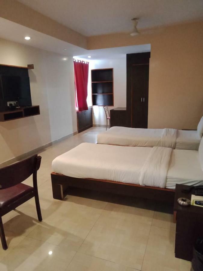 Hotel Lily Bay 2*